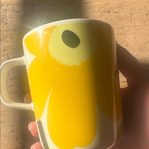 Marimekko Oiva Unikko Mug – Yellow Floral - Picture 6 of 6